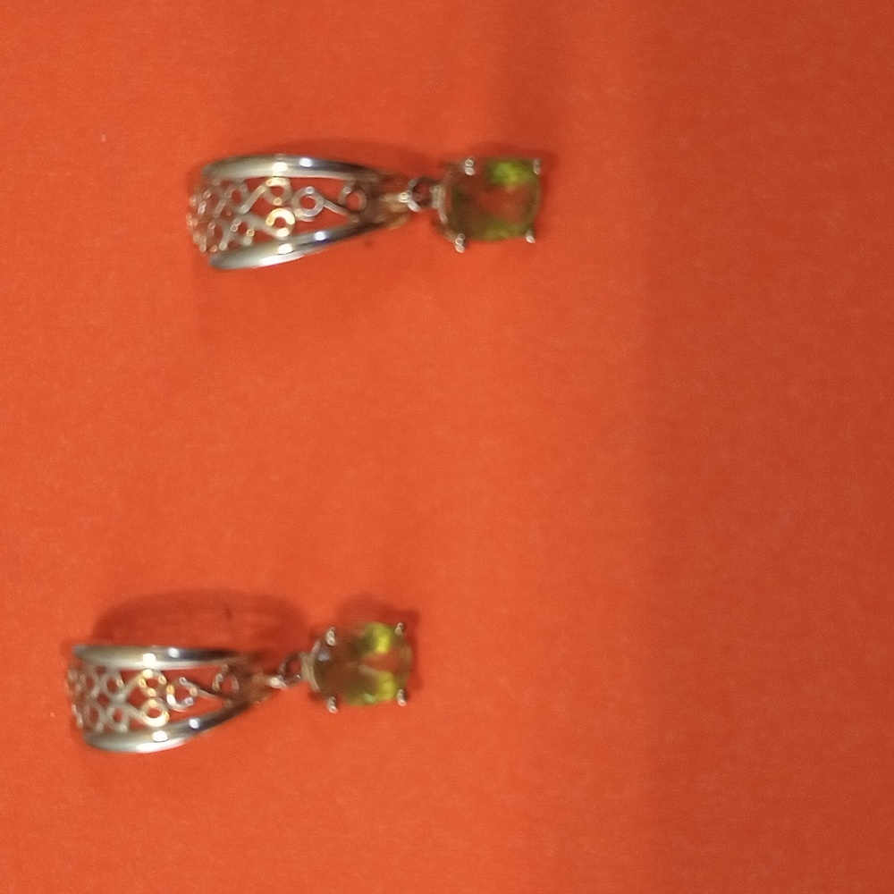Genuine Peridot 14kt gold half hoop earrings - Picture 6 of 7